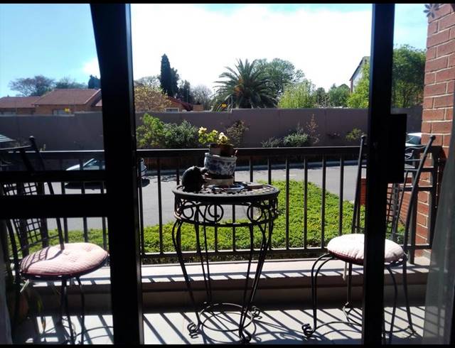 1 BEDROOM APARTMENT FOR SALE IN DOUGLASDALE